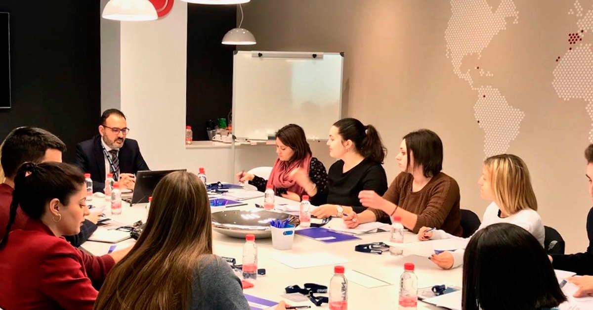 Máster en gestión empresarial del sector marítimo-portuario organizado por la UCV y Grupo Alonso.