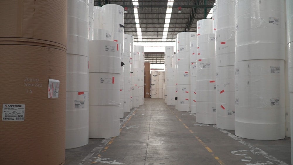 Stock Logistic es líder en almacenaje y distribución de papel y derivados.