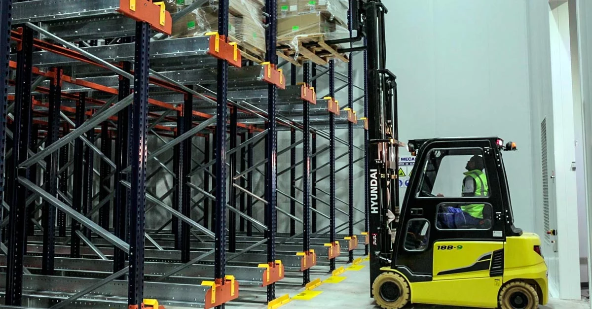 Oper Reefer Forwarding facilities in Algeciras, the company's national office.