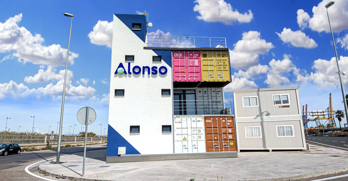 Building of Alonso Group's land transport division in the port of Valencia.