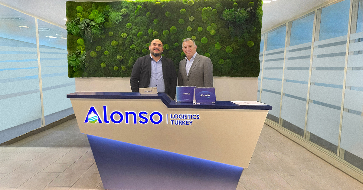 . El Cpt. Murat Karaman, Managing Director de Alonso Logistics Turkey junto a Pedro López, CEO de Alonso Forwarding Holding.