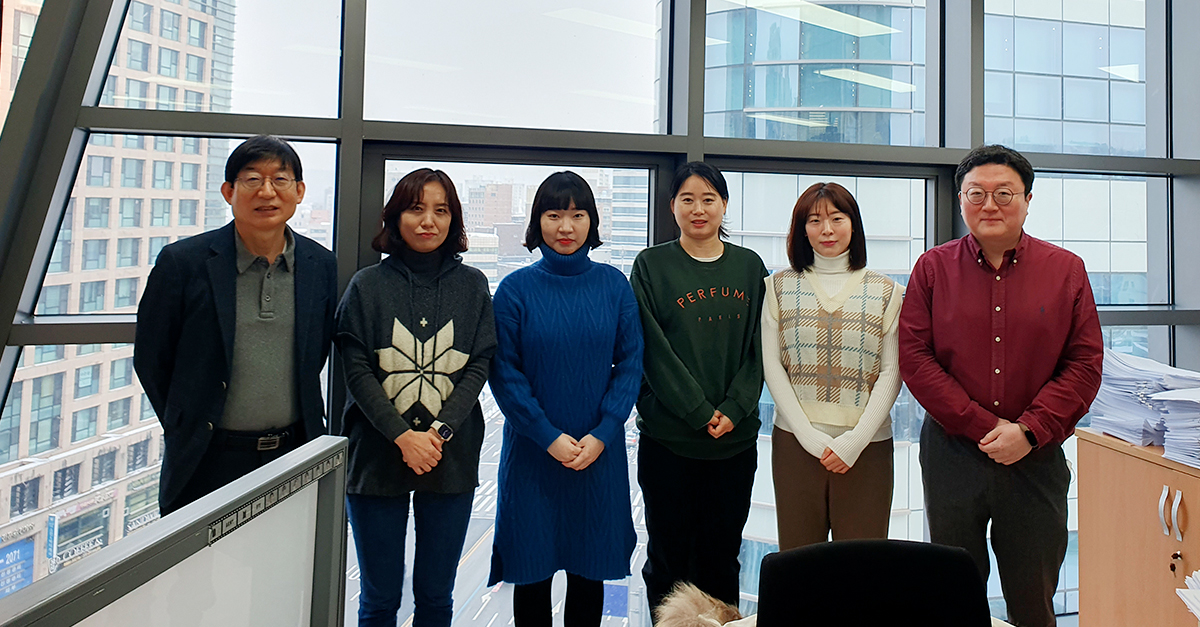Equipo de Alonso Forwarding Korea