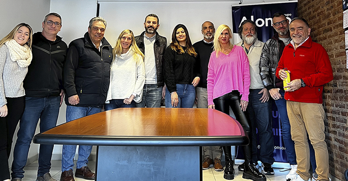Parte del staff de Alonso Logistics Argentina