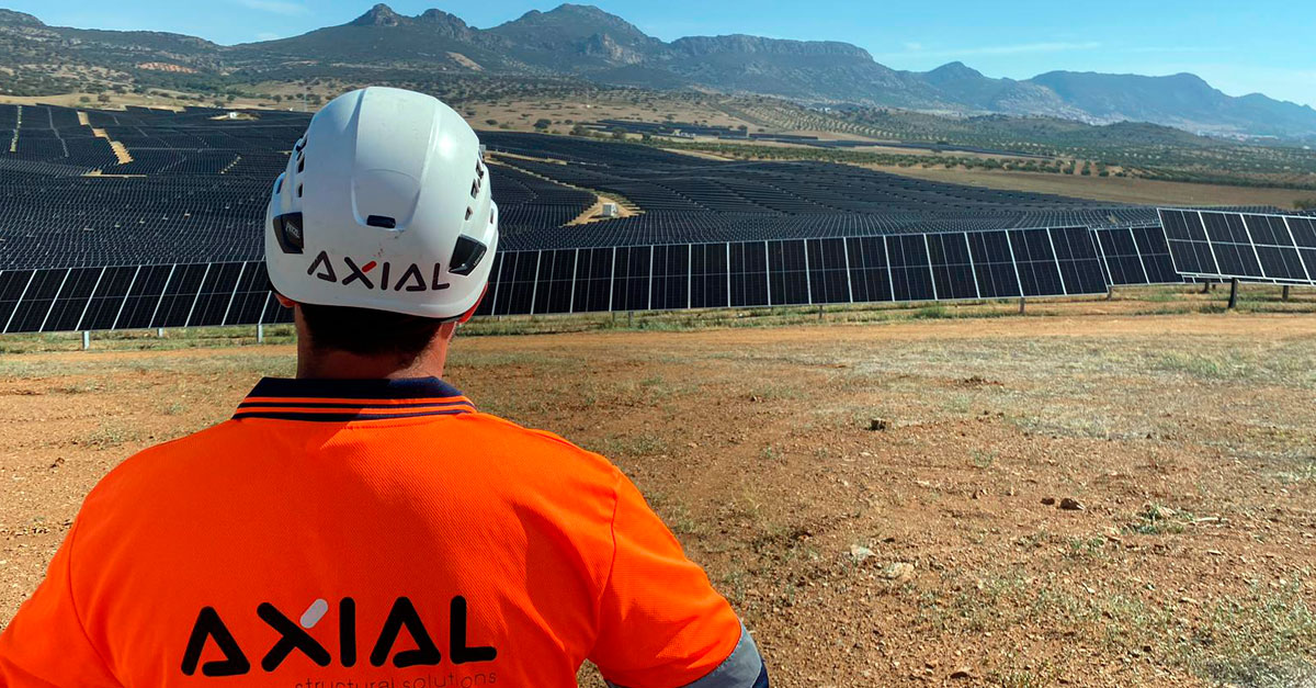 Axial es líder mundial en el diseño, fabricación e instalación de estructuras para seguidores solares