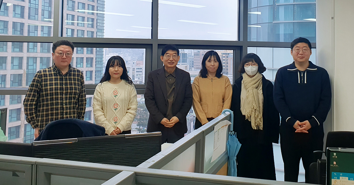 Equipo de Alonso Forwarding Korea