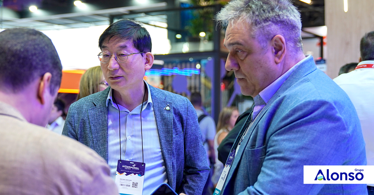 Representante de Alonso Forwarding Korea en la feria Intermodal