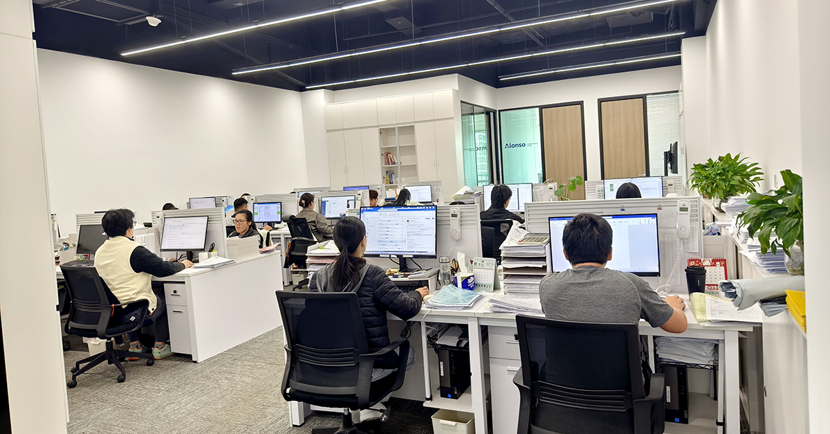 Compañeros de la oficina de Shenzhen durante su turno de trabajo